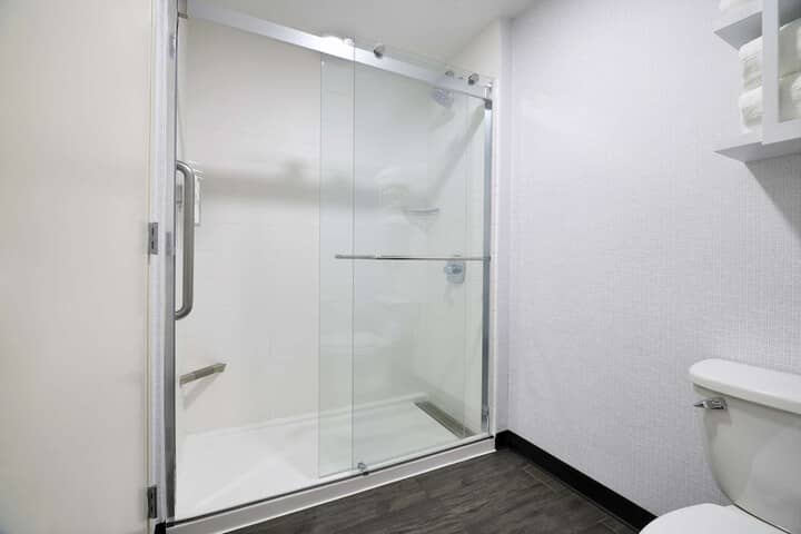 Room 11 of 22